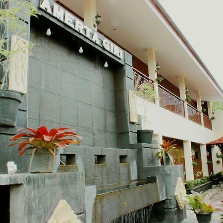 Amerta Giri Guest House Wonosobo Exterior photo
