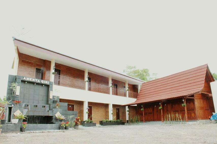 Amerta Giri Guest House Wonosobo Exterior photo