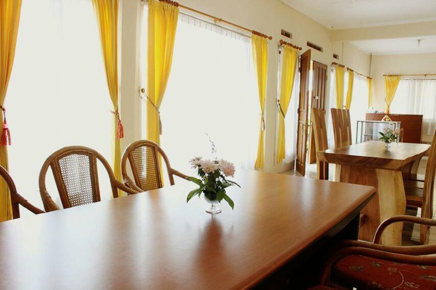 Amerta Giri Guest House Wonosobo Exterior photo