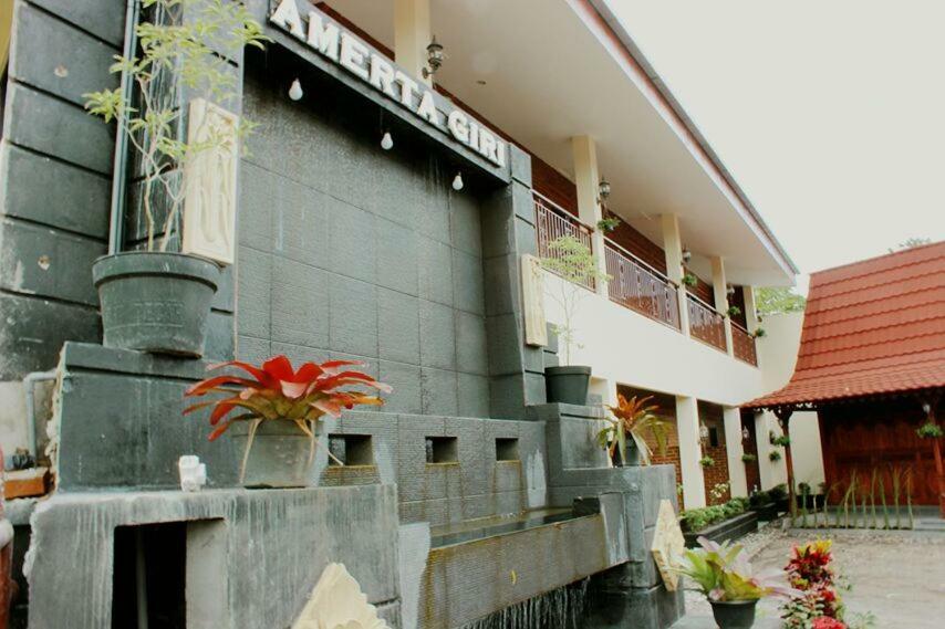 Amerta Giri Guest House Wonosobo Exterior photo